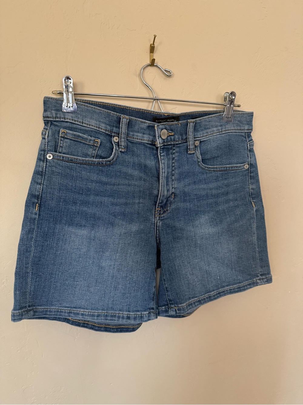 Banana Republic Mid Rise Denim Shorts Blue Stretch Casual Summer Size 27 - Picture 2 of 5
